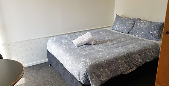 standard cabins queen-size bed